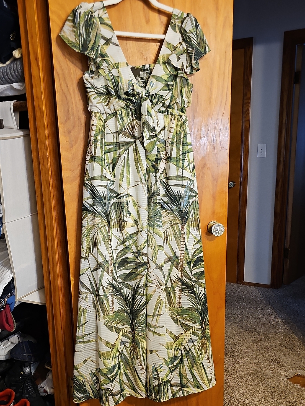 Taylor | Size 8 | Green Tropical Leaf Maxi Dress